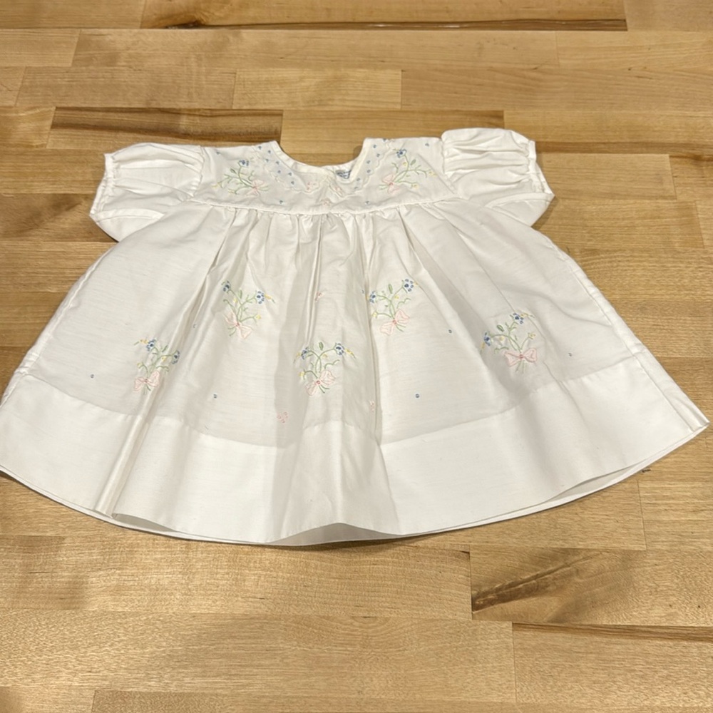 Neiman Marcus White Baby Dress Embroidered Floral Newborn Special Occasion